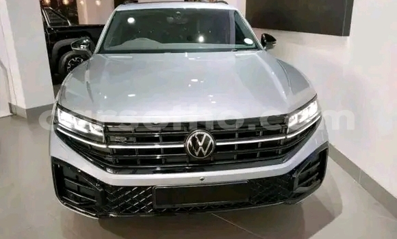 اشتري مستعمل Volkswagen Touareg Black سيارة في Maseru في Maseru
