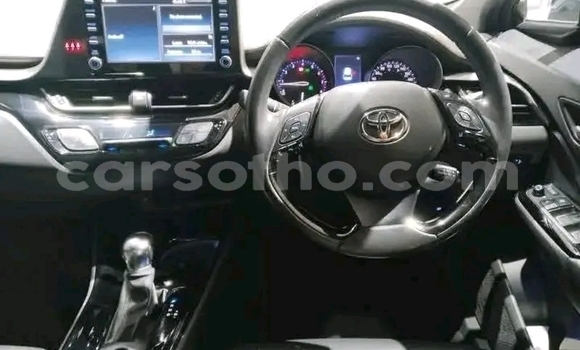 Acheter Occasion Voiture Toyota C-HR Rouge à Maseru, Maseru Acheter Occasion Voiture Toyota C-HR Rouge à Maseru, Maseru