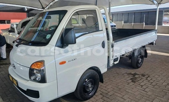 Acheter Occasion Voiture Hyundai H1 Noir à Maseru, Maseru Acheter Occasion Voiture Hyundai H1 Noir à Maseru, Maseru