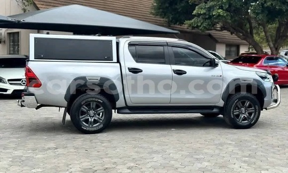 Sayi Na hannu Toyota Hilux Silver Mota in Maseru a Maseru Sayi Na hannu Toyota Hilux Silver Mota in Maseru a Maseru