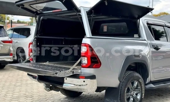 Sayi Na hannu Toyota Hilux Silver Mota in Maseru a Maseru Sayi Na hannu Toyota Hilux Silver Mota in Maseru a Maseru