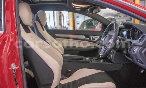 Sayi Na hannu Mercedes-Benz C–Class Red Mota in Butha Buthe a Butha-Buthe Sayi Na hannu Mercedes-Benz C–Class Red Mota in Butha Buthe a Butha-Buthe