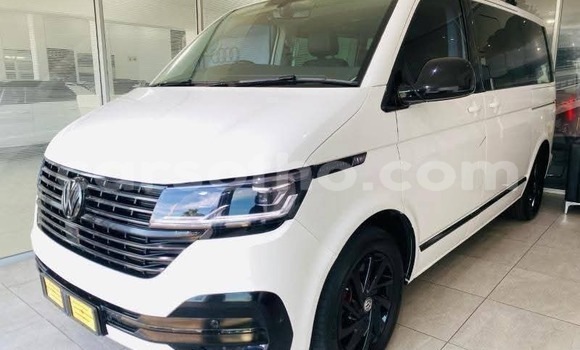 Sayi Na hannu Volkswagen Caravelle Black Mota in Maseru a Maseru Sayi Na hannu Volkswagen Caravelle Black Mota in Maseru a Maseru