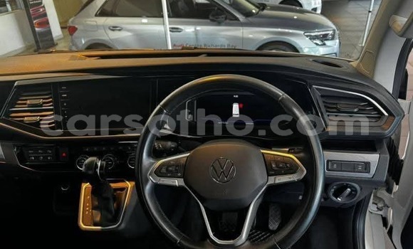 Sayi Na hannu Volkswagen Caravelle Black Mota in Maseru a Maseru Sayi Na hannu Volkswagen Caravelle Black Mota in Maseru a Maseru