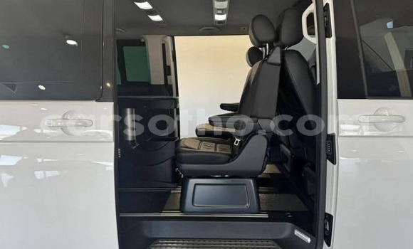 Sayi Na hannu Volkswagen Caravelle Black Mota in Maseru a Maseru Sayi Na hannu Volkswagen Caravelle Black Mota in Maseru a Maseru