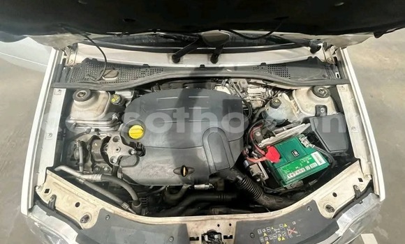 Sayi Na hannu Nissan NP 300 White Mota in Maseru a Maseru Sayi Na hannu Nissan NP 300 White Mota in Maseru a Maseru