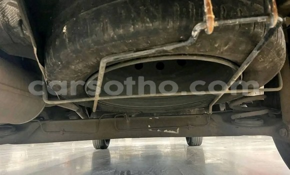 Sayi Na hannu Nissan NP 300 White Mota in Maseru a Maseru Sayi Na hannu Nissan NP 300 White Mota in Maseru a Maseru