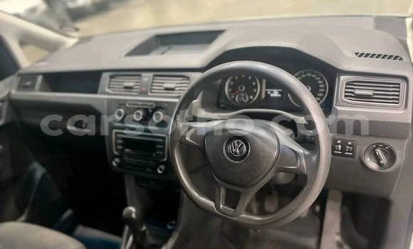 Sayi Na hannu Nissan NP 300 White Mota in Maseru a Maseru Sayi Na hannu Nissan NP 300 White Mota in Maseru a Maseru