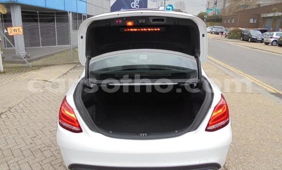 Sayi Na hannu Mercedes-Benz C-klasse AMG White Mota in Teyateyaneng a Berea Sayi Na hannu Mercedes-Benz C-klasse AMG White Mota in Teyateyaneng a Berea