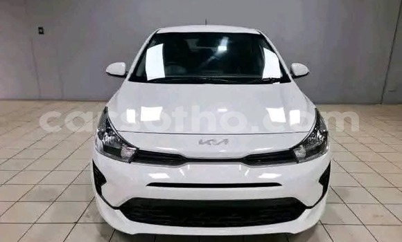 اشتري مستعمل Kia Rio White سيارة في Maseru في Maseru