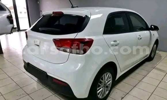 Sayi Na hannu Kia Rio White Mota in Maseru a Maseru Sayi Na hannu Kia Rio White Mota in Maseru a Maseru
