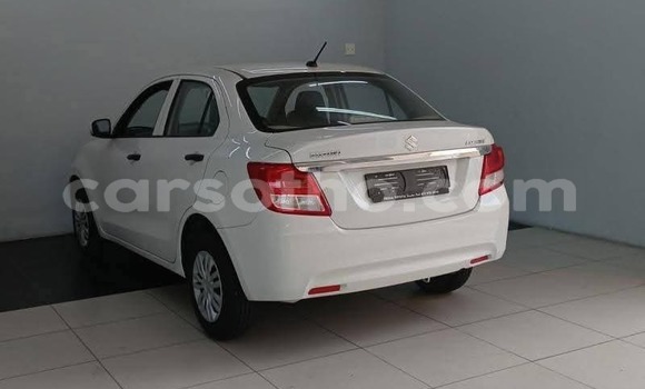 Sayi Na hannu Suzuki Dzire White Mota in Maseru a Maseru Sayi Na hannu Suzuki Dzire White Mota in Maseru a Maseru