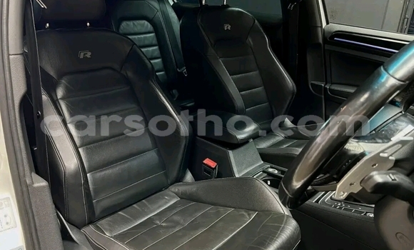 Sayi Na hannu Volkswagen Golf R White Mota in Maseru a Maseru Sayi Na hannu Volkswagen Golf R White Mota in Maseru a Maseru