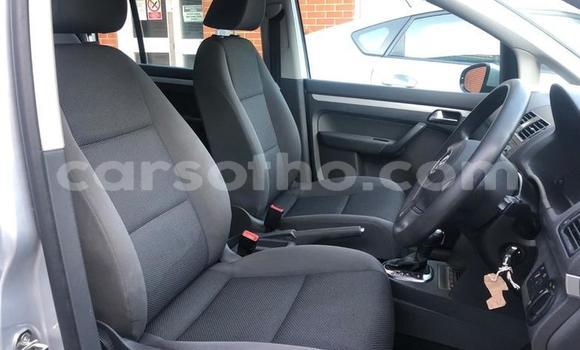 Acheter Occasion Voiture Volkswagen Touran Gris à Hlotse, Leribe Acheter Occasion Voiture Volkswagen Touran Gris à Hlotse, Leribe