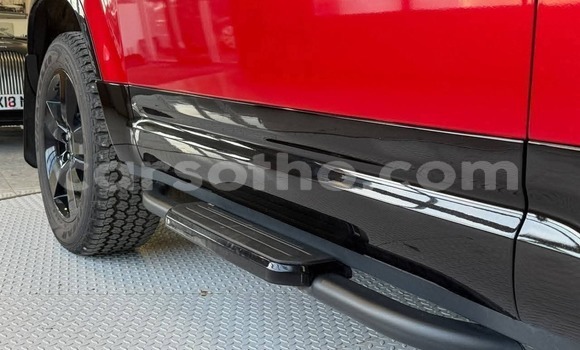 Sayi Na hannu Land Rover Defender Red Mota in Maseru a Maseru Sayi Na hannu Land Rover Defender Red Mota in Maseru a Maseru