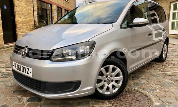 Sayi Na hannu Volkswagen Touran Silver Mota in Mafeteng a Mafeteng Sayi Na hannu Volkswagen Touran Silver Mota in Mafeteng a Mafeteng