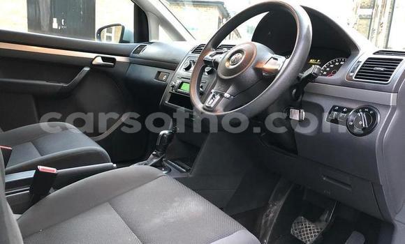 Sayi Na hannu Volkswagen Touran Silver Mota in Mafeteng a Mafeteng Sayi Na hannu Volkswagen Touran Silver Mota in Mafeteng a Mafeteng