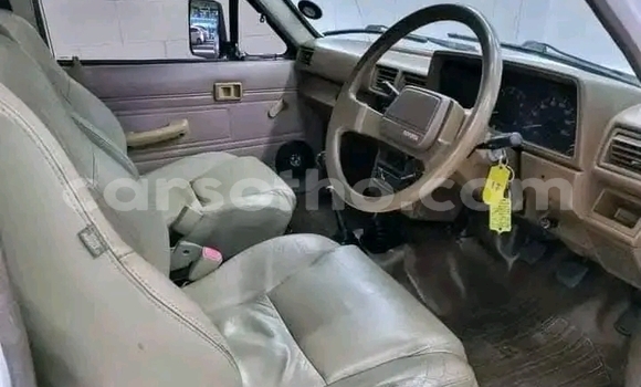 Acheter Occasion Voiture Toyota Hilux Blanc à Maseru, Maseru Acheter Occasion Voiture Toyota Hilux Blanc à Maseru, Maseru