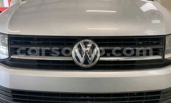 اشتري مستعمل Volkswagen Caravelle Silver سيارة في Maseru في Maseru