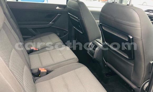 اشتري مستعمل Volkswagen Touran Blue سيارة في Mohale's Hoek في Mohale's Hoek اشتري مستعمل Volkswagen Touran Blue سيارة في Mohale's Hoek في Mohale's Hoek