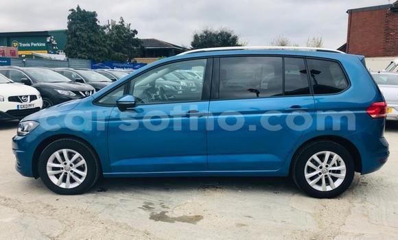 اشتري مستعمل Volkswagen Touran Blue سيارة في Mohale's Hoek في Mohale's Hoek اشتري مستعمل Volkswagen Touran Blue سيارة في Mohale's Hoek في Mohale's Hoek