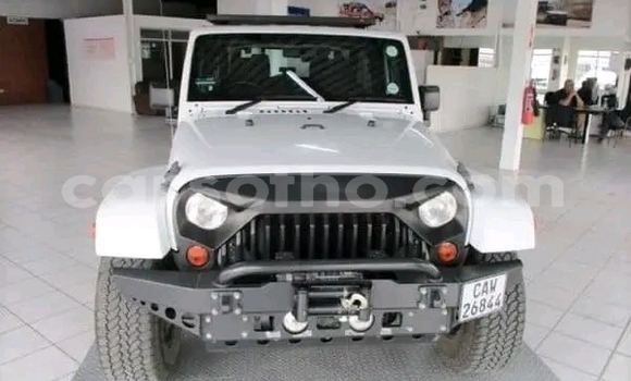 اشتري مستعمل Jeep Wrangler White سيارة في Maseru في Maseru