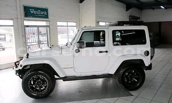 Buy Used Jeep Wrangler White Car in Maseru in Maseru Buy Used Jeep Wrangler White Car in Maseru in Maseru