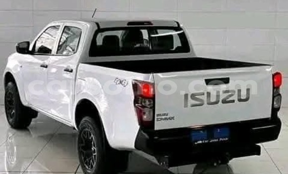 Acheter Occasion Voiture Isuzu D–MAX Blanc à Maseru, Maseru Acheter Occasion Voiture Isuzu D–MAX Blanc à Maseru, Maseru
