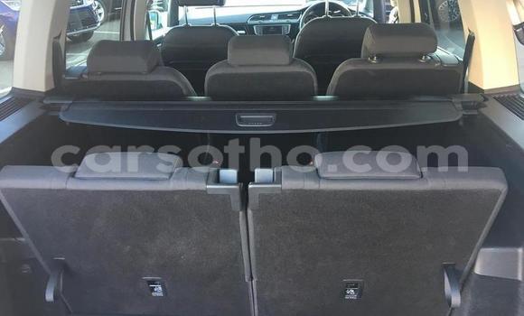 Sayi Na hannu Volkswagen Touran White Mota in Peka a Leribe Sayi Na hannu Volkswagen Touran White Mota in Peka a Leribe