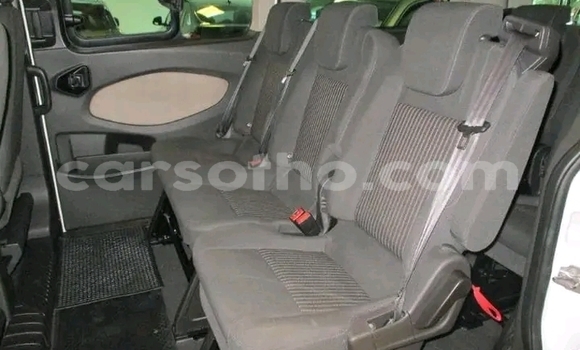 اشتري مستعمل Ford Tourneo Custom White سيارة في Maseru في Maseru اشتري مستعمل Ford Tourneo Custom White سيارة في Maseru في Maseru