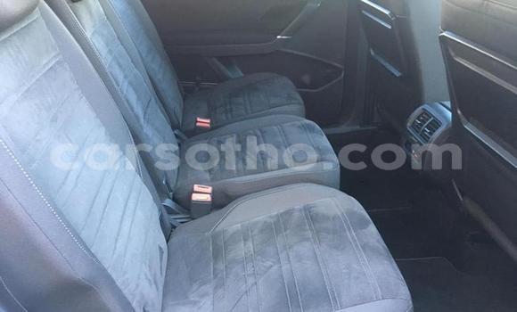 Sayi Na hannu Volkswagen Touran White Mota in Peka a Leribe Sayi Na hannu Volkswagen Touran White Mota in Peka a Leribe