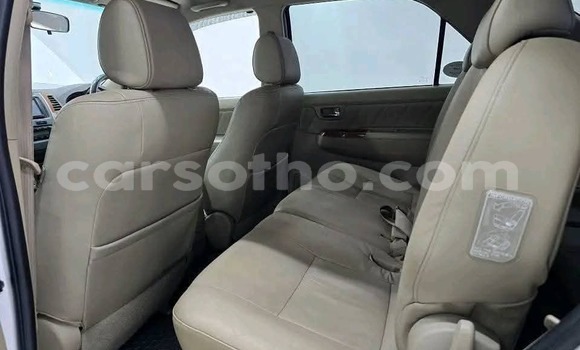 اشتري مستعمل Toyota Fortuner White سيارة في Maseru في Maseru اشتري مستعمل Toyota Fortuner White سيارة في Maseru في Maseru