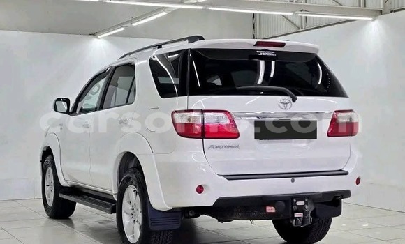 اشتري مستعمل Toyota Fortuner White سيارة في Maseru في Maseru اشتري مستعمل Toyota Fortuner White سيارة في Maseru في Maseru