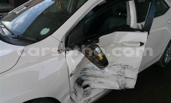 Acheter Occasion Voiture Toyota Corolla Blanc à Maseru, Maseru Acheter Occasion Voiture Toyota Corolla Blanc à Maseru, Maseru