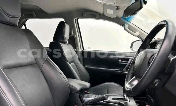 Buy Used Toyota Fortuner White Car in Maseru in Maseru Buy Used Toyota Fortuner White Car in Maseru in Maseru