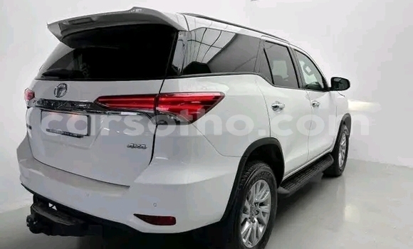 Buy Used Toyota Fortuner White Car in Maseru in Maseru Buy Used Toyota Fortuner White Car in Maseru in Maseru