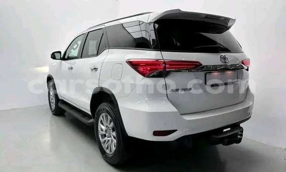 Buy Used Toyota Fortuner White Car in Maseru in Maseru Buy Used Toyota Fortuner White Car in Maseru in Maseru