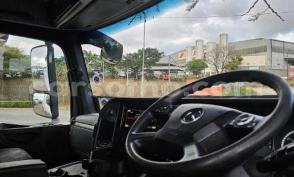 اشتري مستعمل Mercedes‒Benz Tipper White شاحنة في Maseru في Maseru اشتري مستعمل Mercedes‒Benz Tipper White شاحنة في Maseru في Maseru