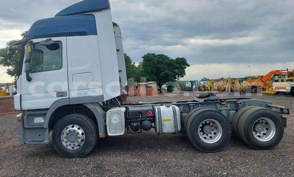 اشتري مستعمل Mercedes‒Benz Truck White شاحنة في Maseru في Maseru اشتري مستعمل Mercedes‒Benz Truck White شاحنة في Maseru في Maseru
