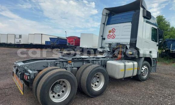 اشتري مستعمل Mercedes‒Benz Truck White شاحنة في Maseru في Maseru اشتري مستعمل Mercedes‒Benz Truck White شاحنة في Maseru في Maseru