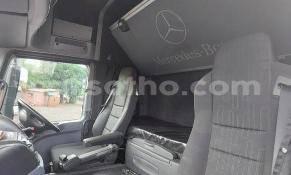 اشتري مستعمل Mercedes‒Benz Truck White شاحنة في Maseru في Maseru اشتري مستعمل Mercedes‒Benz Truck White شاحنة في Maseru في Maseru