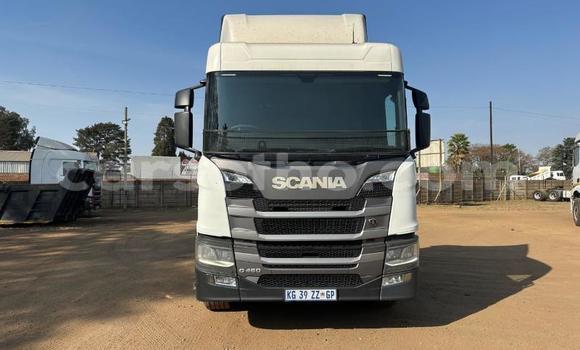 Sayi Na hannu Scania R420 White Babbar mota in Maseru a Maseru Sayi Na hannu Scania R420 White Babbar mota in Maseru a Maseru