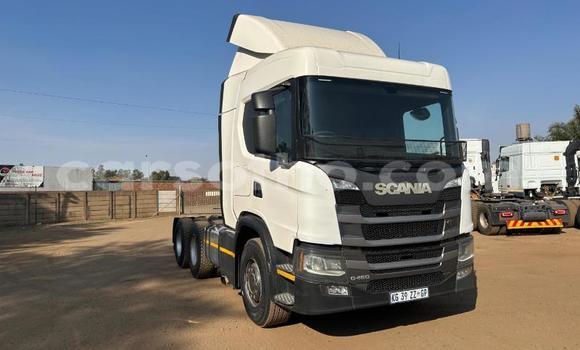 Sayi Na hannu Scania R420 White Babbar mota in Maseru a Maseru Sayi Na hannu Scania R420 White Babbar mota in Maseru a Maseru