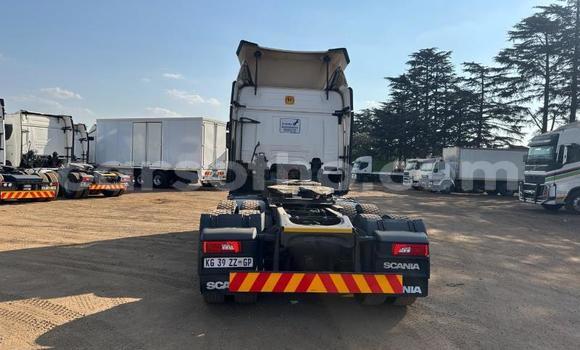 Sayi Na hannu Scania R420 White Babbar mota in Maseru a Maseru Sayi Na hannu Scania R420 White Babbar mota in Maseru a Maseru