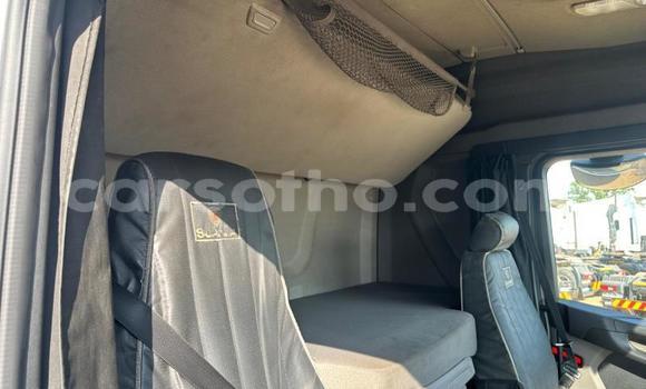 Sayi Na hannu Scania R420 White Babbar mota in Maseru a Maseru Sayi Na hannu Scania R420 White Babbar mota in Maseru a Maseru