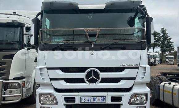 اشتري مستعمل Mercedes‒Benz Truck White شاحنة في Maseru في Maseru اشتري مستعمل Mercedes‒Benz Truck White شاحنة في Maseru في Maseru