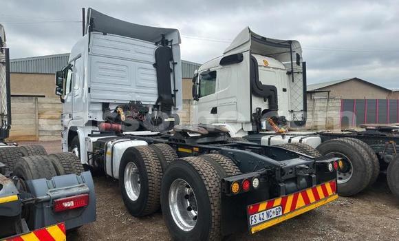 اشتري مستعمل Mercedes‒Benz Truck White شاحنة في Maseru في Maseru اشتري مستعمل Mercedes‒Benz Truck White شاحنة في Maseru في Maseru
