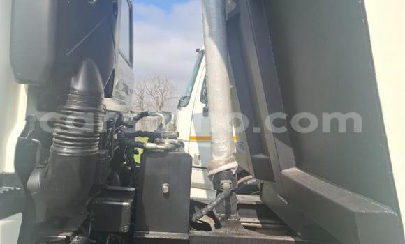 Acheter Occasion Utilitaire Hino 300 Series Blanc à Maseru, Maseru Acheter Occasion Utilitaire Hino 300 Series Blanc à Maseru, Maseru