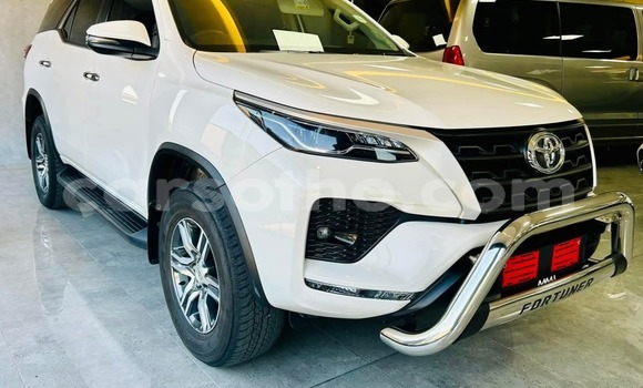 Buy Used Toyota Fortuner White Car in Roma in Maseru Buy Used Toyota Fortuner White Car in Roma in Maseru