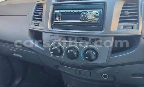 Sayi Na hannu Toyota Hilux White Mota in Maseru a Maseru Sayi Na hannu Toyota Hilux White Mota in Maseru a Maseru
